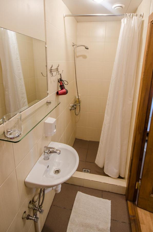 Veldzes Nams Hotel Вентспилс Екстериор снимка