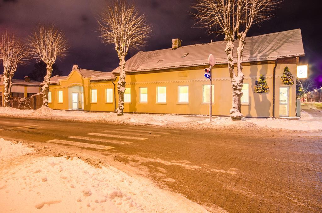 Veldzes Nams Hotel Вентспилс Екстериор снимка